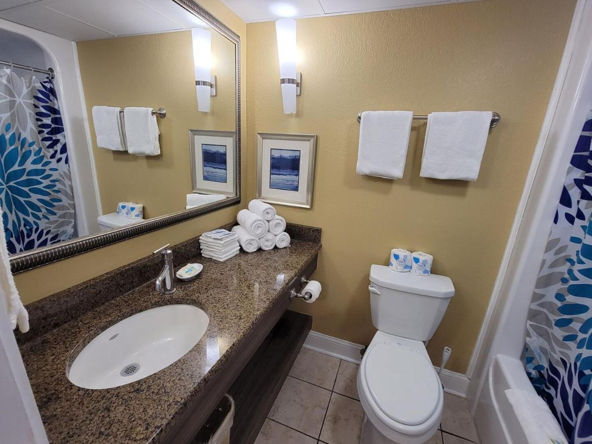 Ocean View King Suite With Modern Decor And Accents - Caravelle Resort 605 Sleeps 4 Guests マートルビーチ エクステリア 写真